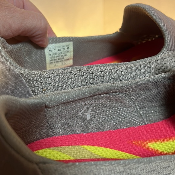 Skechers Women's Go Walk 4 Pursuit Walking Shoe, Light Grey, 10 - Picture 5 of 10